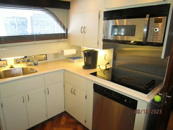 Hatteras-63 CPMY 1986-WOLO Jacksonville-Florida-United States-63 Hatteras galley4-3904575