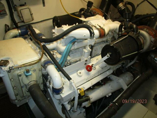 Hatteras-63 CPMY 1986-WOLO Jacksonville-Florida-United States-63 Hatteras port main engine-3904603