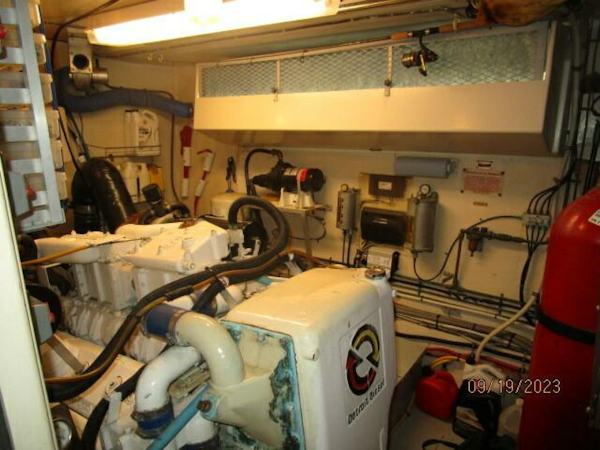 Hatteras-63 CPMY 1986-WOLO Jacksonville-Florida-United States-63 Hatteras port engine room-3904598
