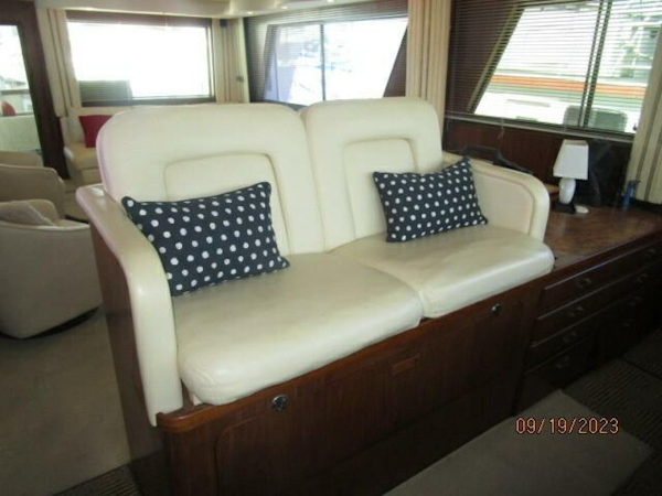 Hatteras-63 CPMY 1986-WOLO Jacksonville-Florida-United States-63 Hatteras lower helm benchseat-3904592