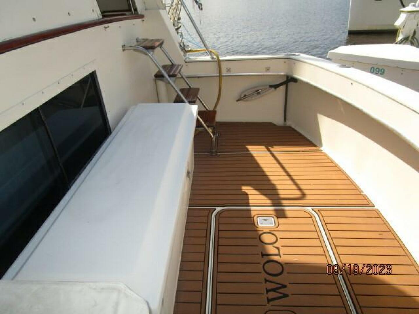 Hatteras-63 CPMY 1986-WOLO Jacksonville-Florida-United States-63 Hatteras cockpit starboard-3904552 | Thumbnail