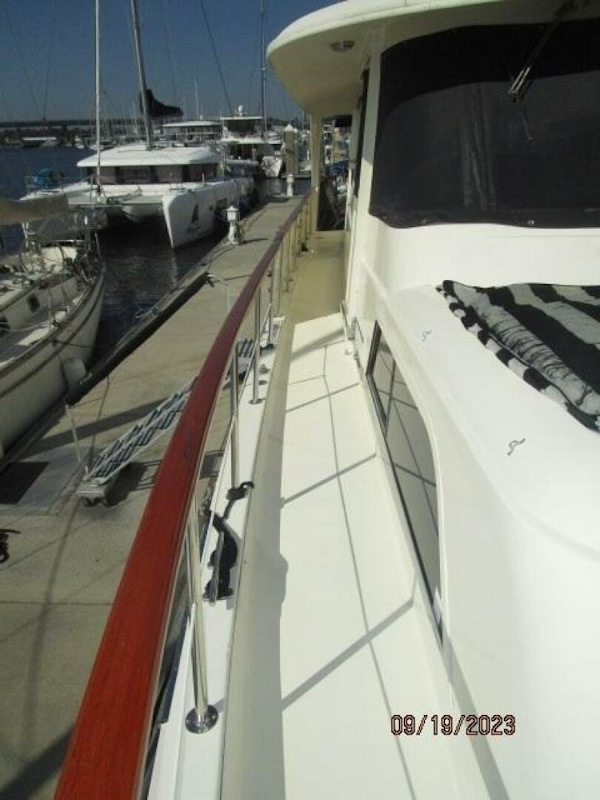 Hatteras-63 CPMY 1986-WOLO Jacksonville-Florida-United States-63 Hatteras starboard side deck1-3904628