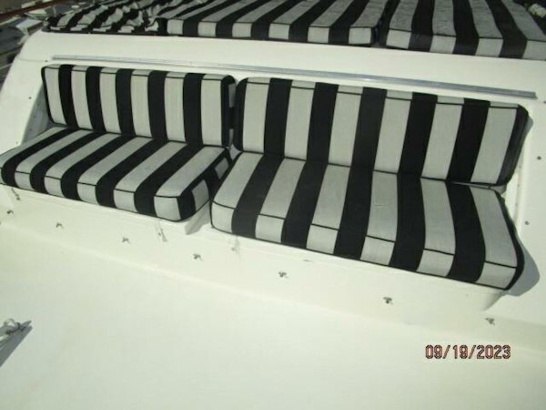 Hatteras-63 CPMY 1986-WOLO Jacksonville-Florida-United States-63 Hatteras foredeck benchseat-3904565