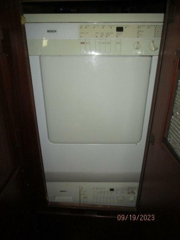 Hatteras-63 CPMY 1986-WOLO Jacksonville-Florida-United States-63 Hatteras washer-dryer-3904634