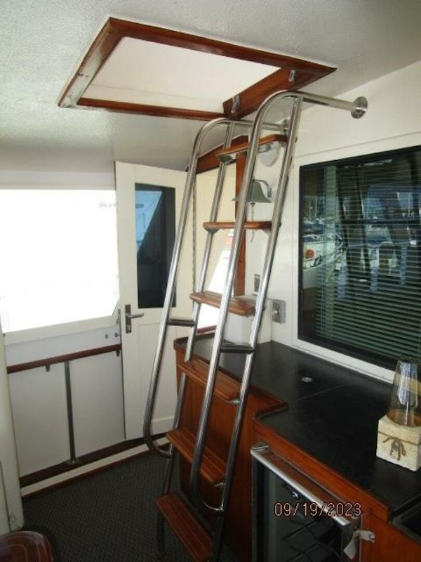 Hatteras-63 CPMY 1986-WOLO Jacksonville-Florida-United States-63 Hatteras aftdeck-flybridge ladder-3904546