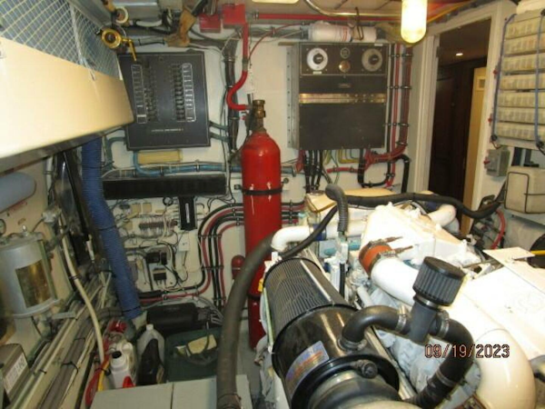 Hatteras-63 CPMY 1986-WOLO Jacksonville-Florida-United States-63 Hatteras port engine room forward-3904602
