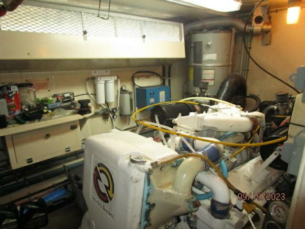 Hatteras-63 CPMY 1986-WOLO Jacksonville-Florida-United States-63 Hatteras starbaord engine room-3904621
