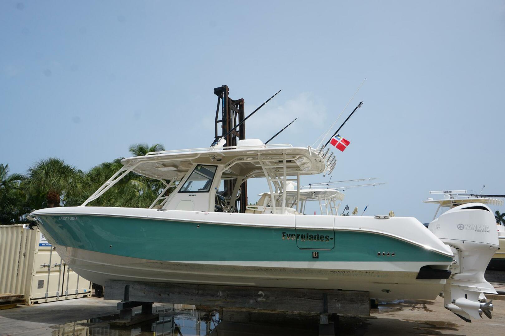 Everglades-355 CCX 2017 -Riviera Beach-Florida-United States-3921920 | Thumbnail