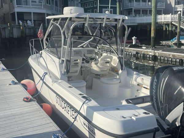 Boston Whaler-235 Conquest 2008 -Cape May-New Jersey-United States-3925653
