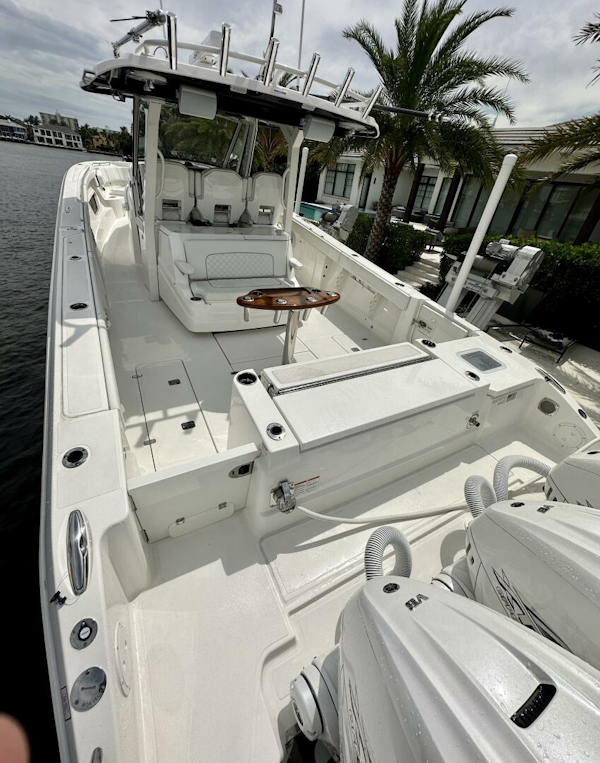 Pursuit-378 2022 -Fort Lauderdale-Florida-United States-3940059