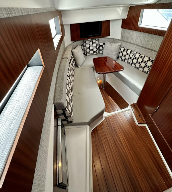 Pursuit-378 2022 -Fort Lauderdale-Florida-United States-3940079