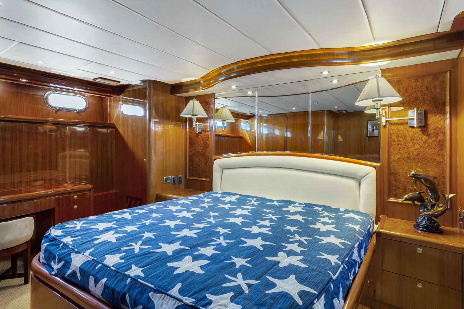 Hampton-Cockpit Motoryacht 2007-PORK CHOP Newport Beach-California-United States-MASTER STATEROOM-3941262 | Thumbnail