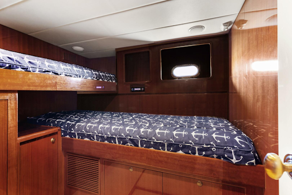 Hampton-Cockpit Motoryacht 2007-PORK CHOP Newport Beach-California-United States-CREW QUARTERS -3941274