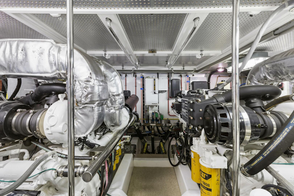 Hampton-Cockpit Motoryacht 2007-PORK CHOP Newport Beach-California-United States-ENGINE ROOM -3941278
