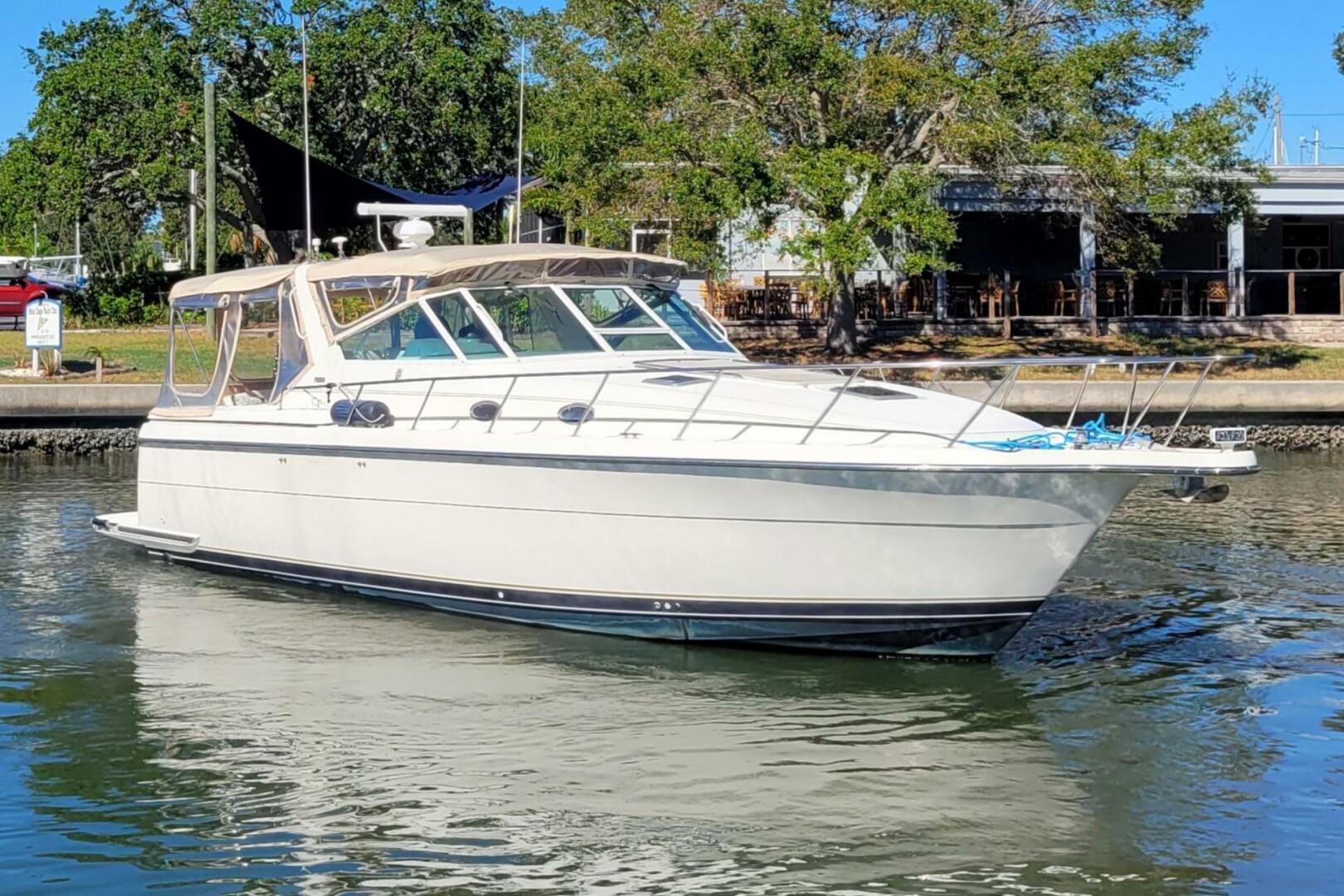 Used Tiara Yachts 40' 4000 Express For Sale In Florida | TROPICAL