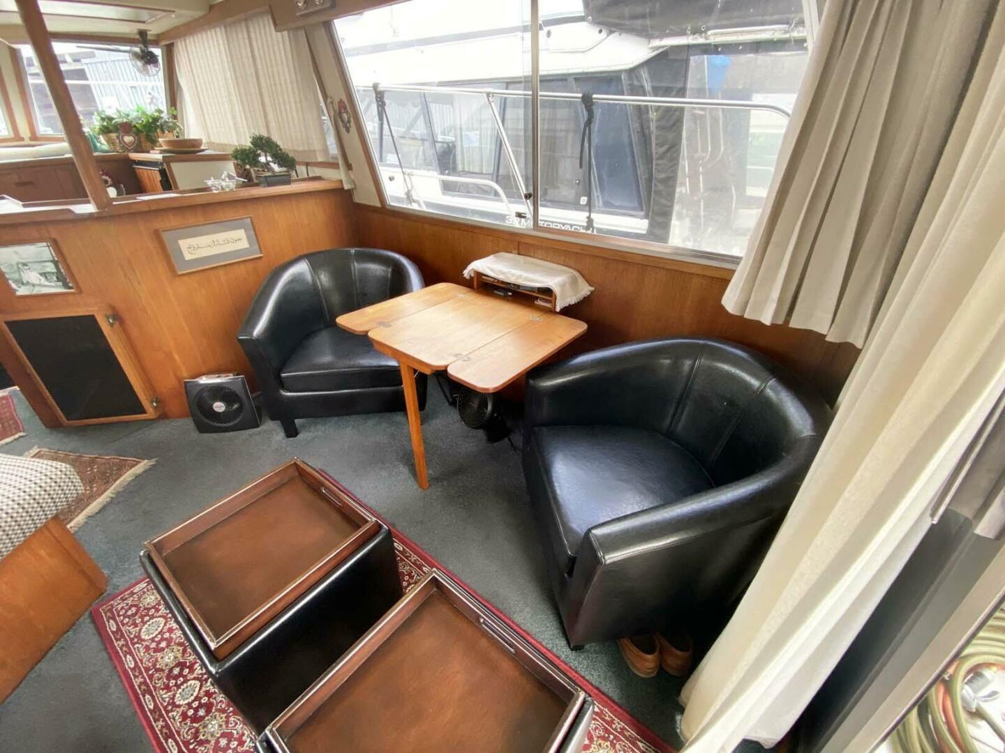 Uniflite-Coastal Cruiser 1981-SURPRISE Seattle-Washington-United States-3958919 | Thumbnail