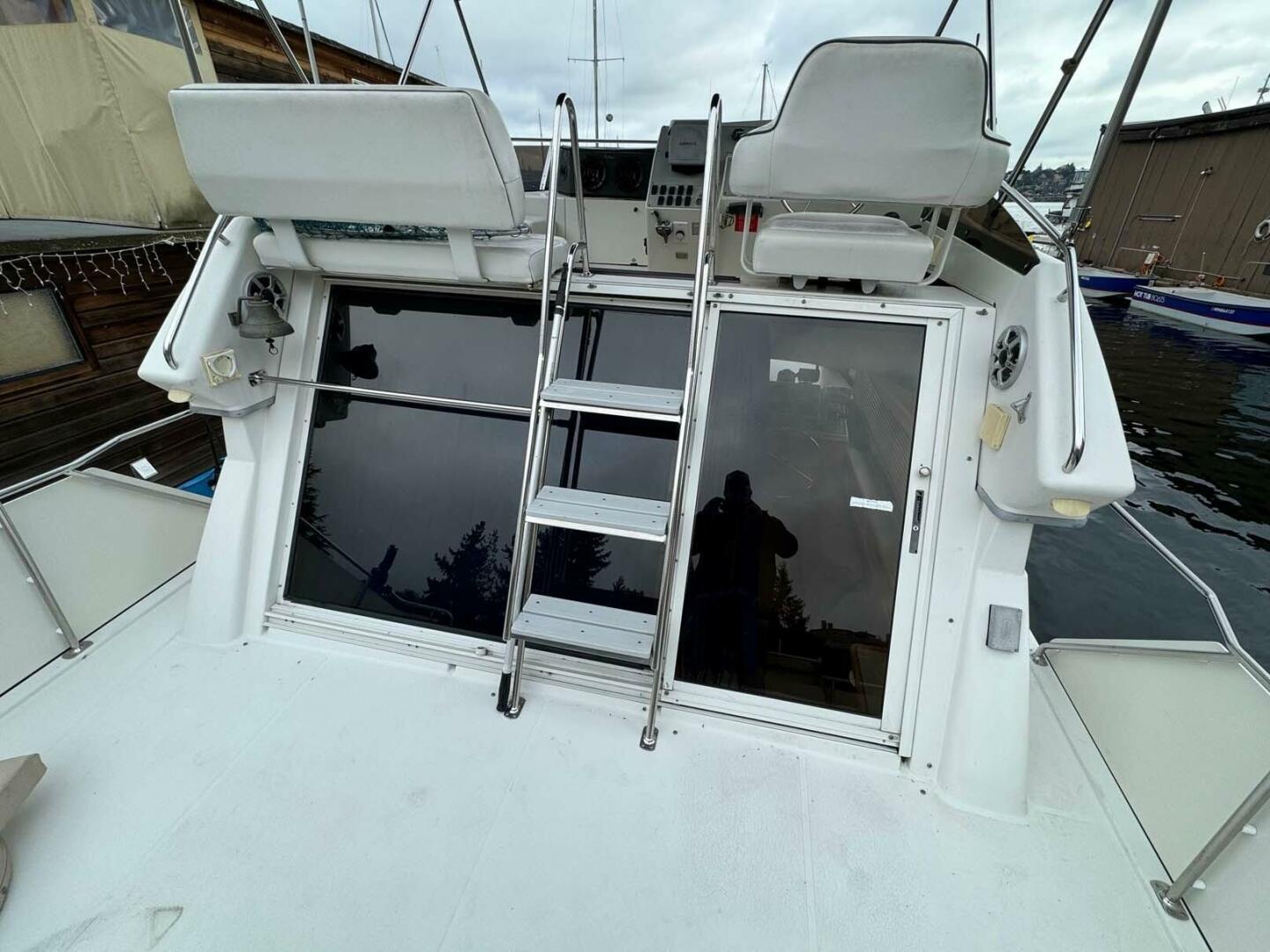 Carver-325 Aft Cabin 1996 -Seattle-Washington-United States-Aft Deck-3969477 | Thumbnail