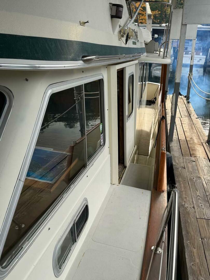 Gulf Commander-Pilothouse 1980-FANTOME DE LA MER Seattle-Washington-United States-3991471 | Thumbnail