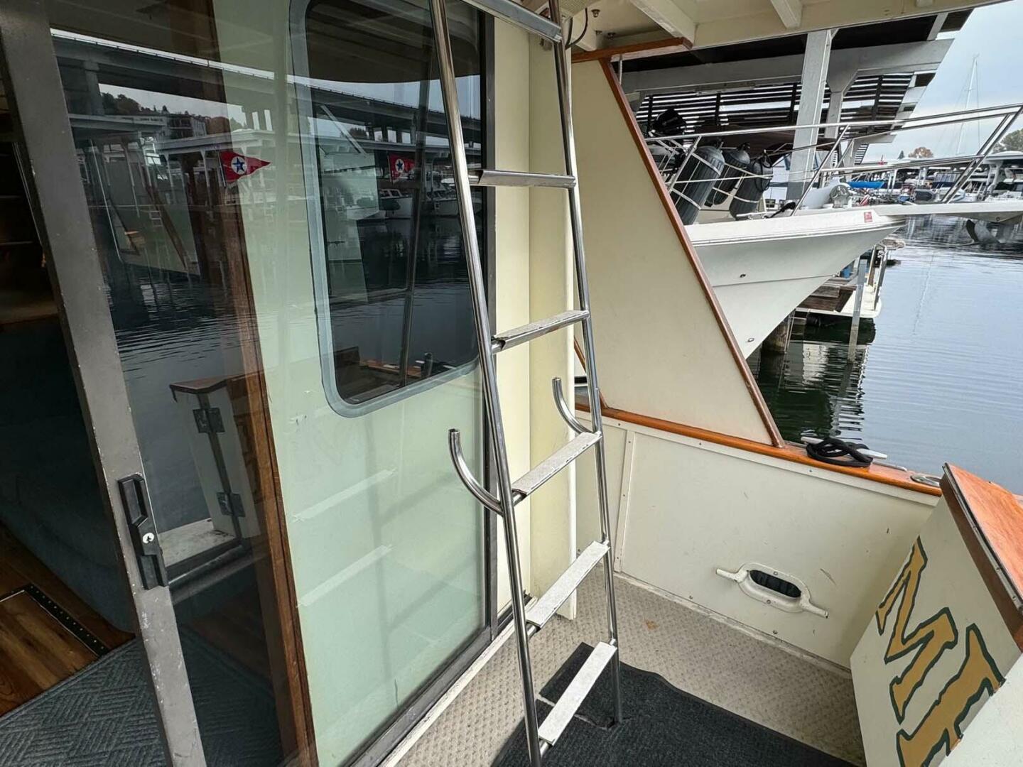 Gulf Commander-Pilothouse 1980-FANTOME DE LA MER Seattle-Washington-United States-3991475 | Thumbnail