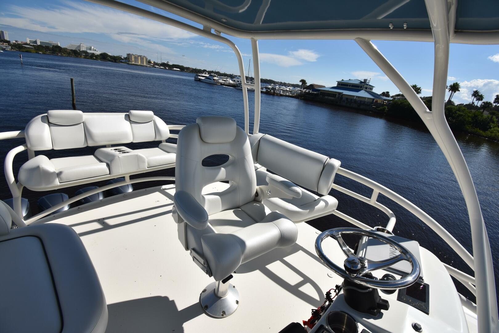 Hydra-Sports-4200 SF 2012-A Salt Weapon Daytona Beach-Florida-United States-2012 42 Hydra-Sports SF  A Salt Weapon  Helm-4006154 | Thumbnail