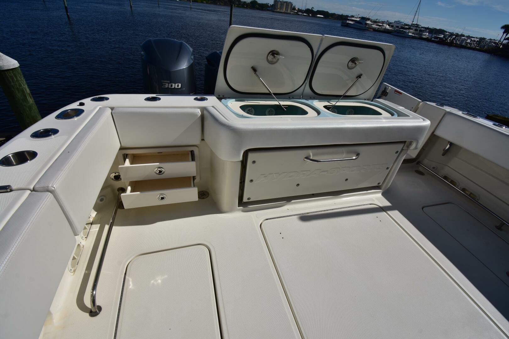 Hydra-Sports-4200 SF 2012-A Salt Weapon Daytona Beach-Florida-United States-2012 42 Hydra-Sports SF  A Salt Weapon  Cockpit Fish Box & Storage-4006139 | Thumbnail