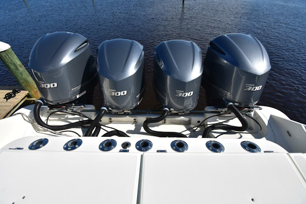 Hydra-Sports-4200 SF 2012-A Salt Weapon Daytona Beach-Florida-United States-2012 42 Hydra-Sports SF  A Salt Weapon  Yamaha 4 Stroke Engines-4006112
