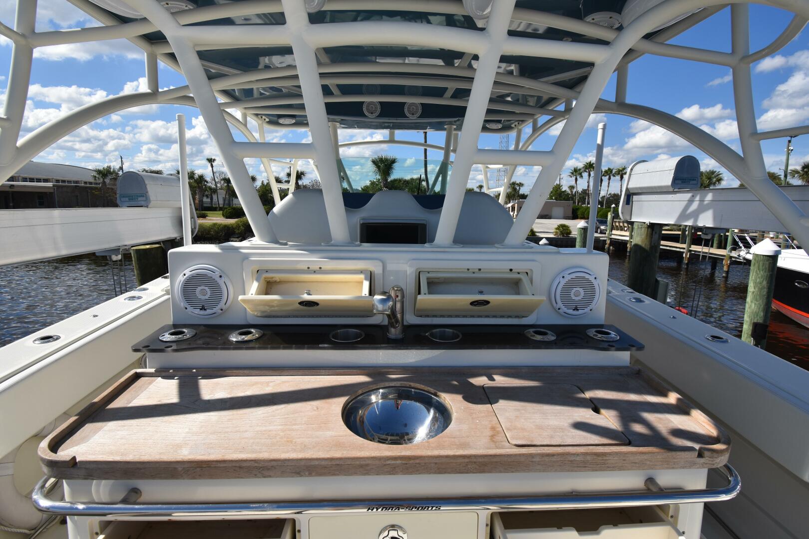 Hydra-Sports-4200 SF 2012-A Salt Weapon Daytona Beach-Florida-United States-2012 42 Hydra-Sports SF  A Salt Weapon  Cockpit-4006144 | Thumbnail