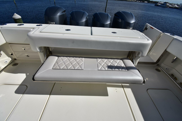 Hydra-Sports-4200 SF 2012-A Salt Weapon Daytona Beach-Florida-United States-2012 42 Hydra-Sports SF  A Salt Weapon  Cockpit Bench Seat-4006129