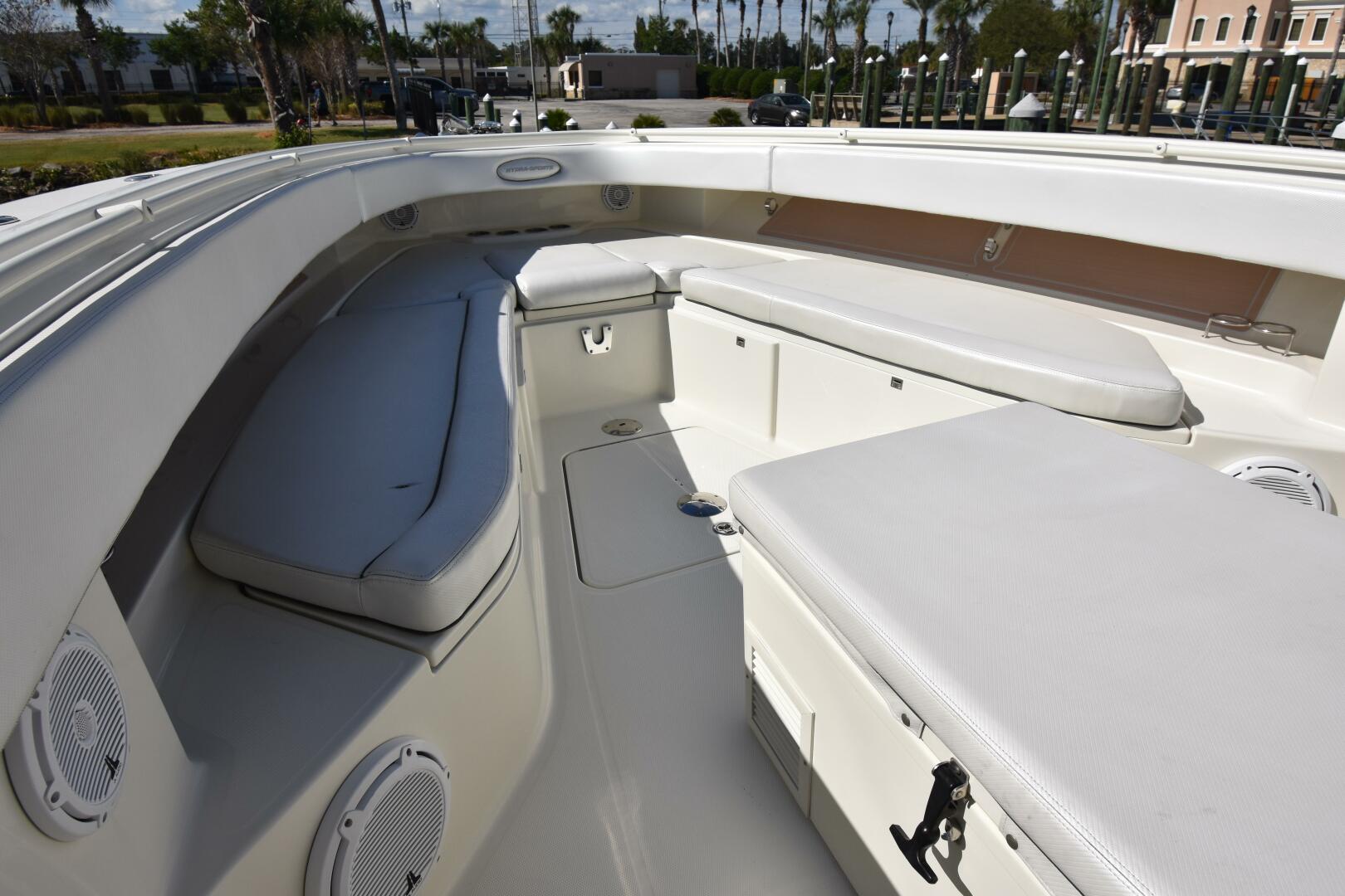 Hydra-Sports-4200 SF 2012-A Salt Weapon Daytona Beach-Florida-United States-2012 42 Hydra-Sports SF  A Salt Weapon  Forward Seating/Storage-4006153 | Thumbnail
