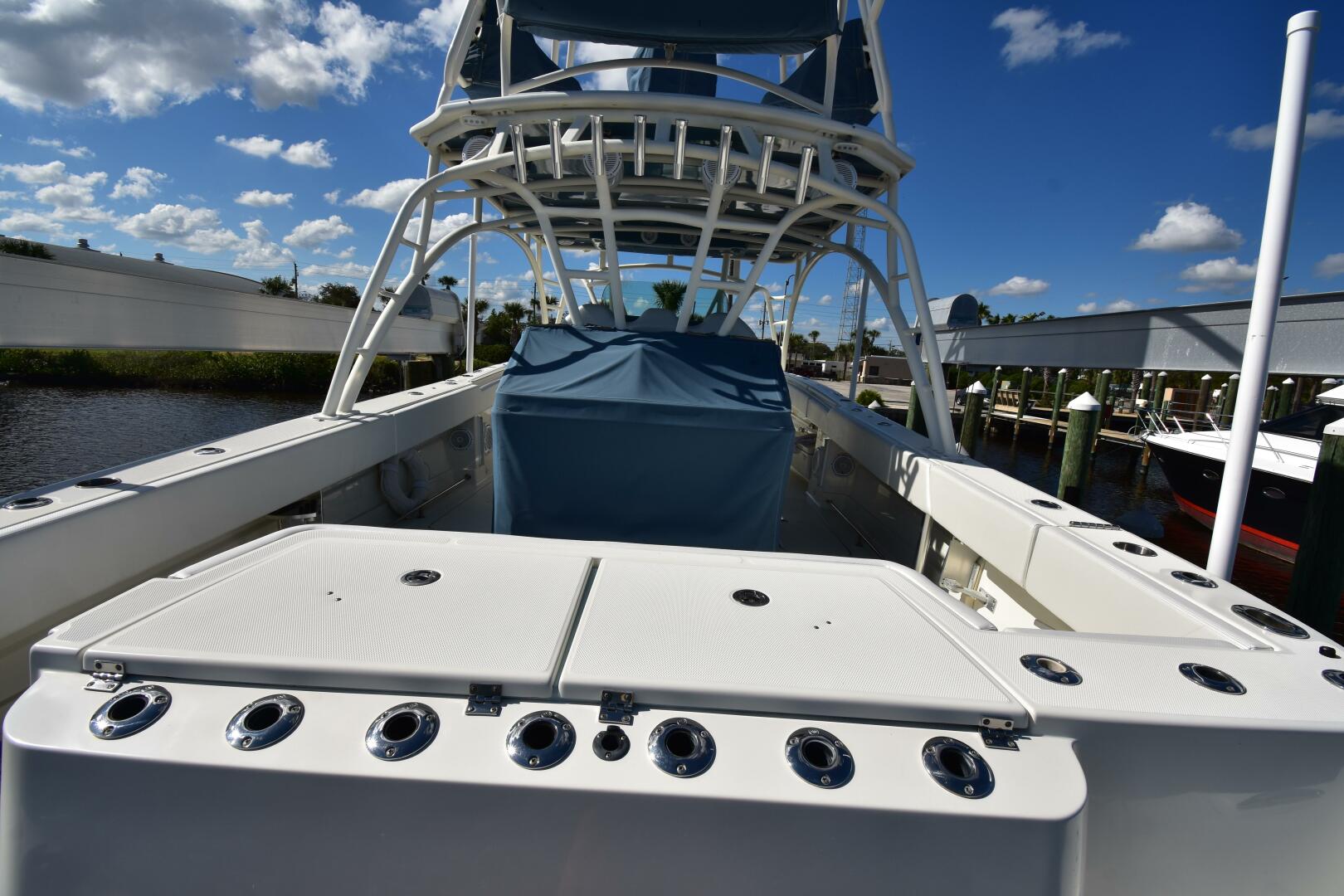 Hydra-Sports-4200 SF 2012-A Salt Weapon Daytona Beach-Florida-United States-2012 42 Hydra-Sports SF  A Salt Weapon  Cockpit-4006117 | Thumbnail