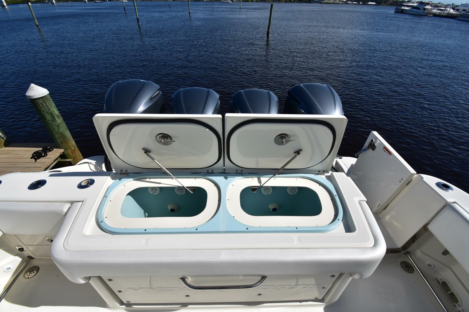 Hydra-Sports-4200 SF 2012-A Salt Weapon Daytona Beach-Florida-United States-2012 42 Hydra-Sports SF  A Salt Weapon  Cockpit Livewell-4006136 | Thumbnail