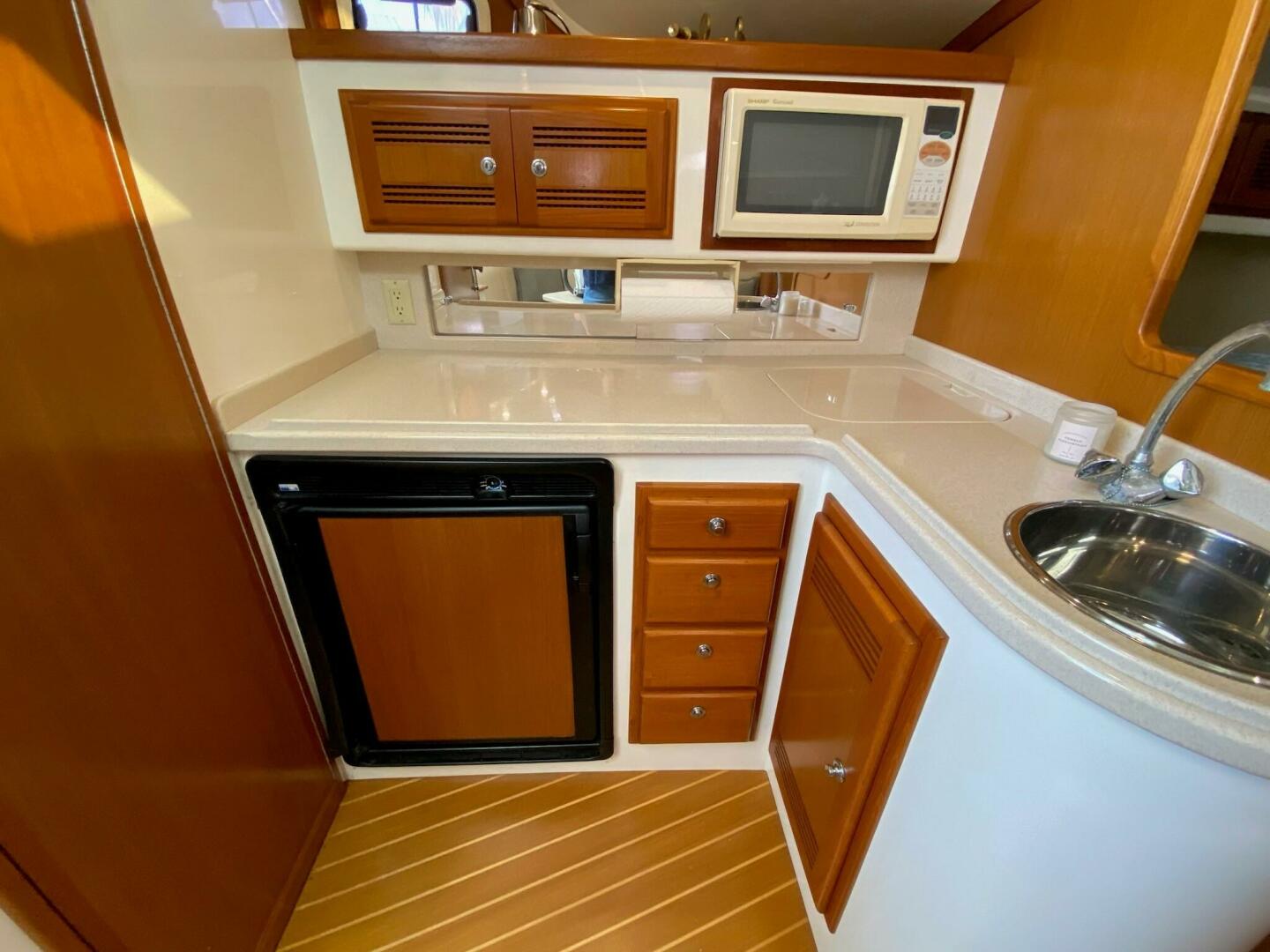 Cabo-35 Express 2001-Reelistic Jacksonville-Florida-United States-Cabo Express 35  Reelistic  Galley-4008193 | Thumbnail