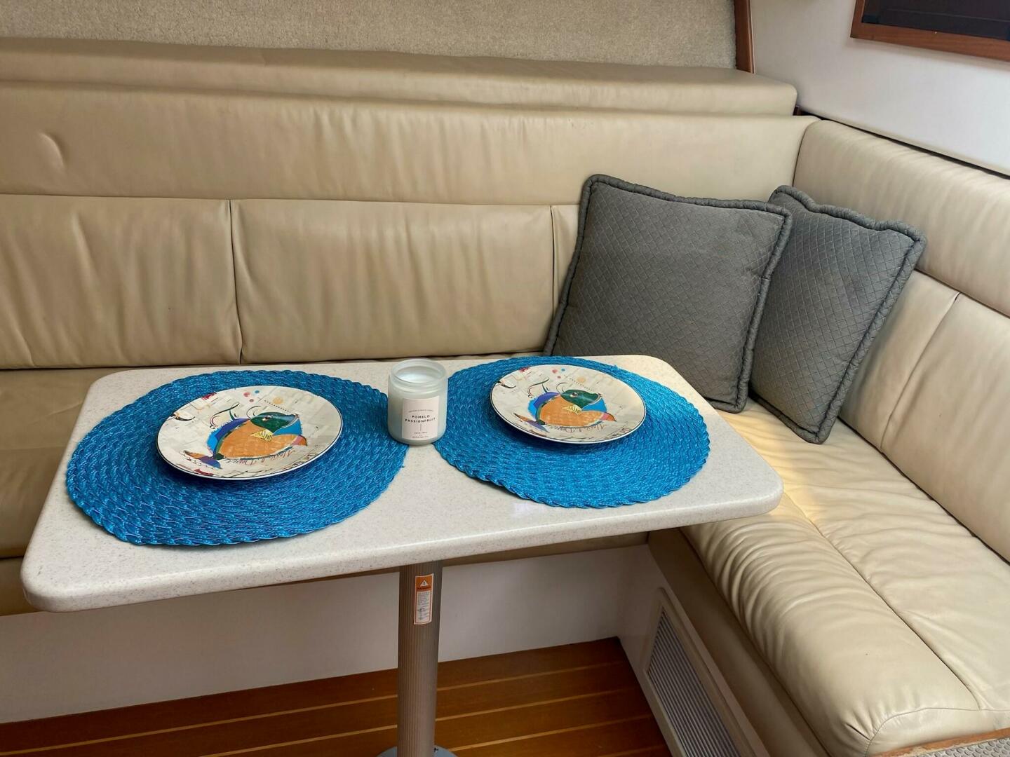 Cabo-35 Express 2001-Reelistic Jacksonville-Florida-United States-Cabo Express 35  Reelistic  Dinette-4008189 | Thumbnail