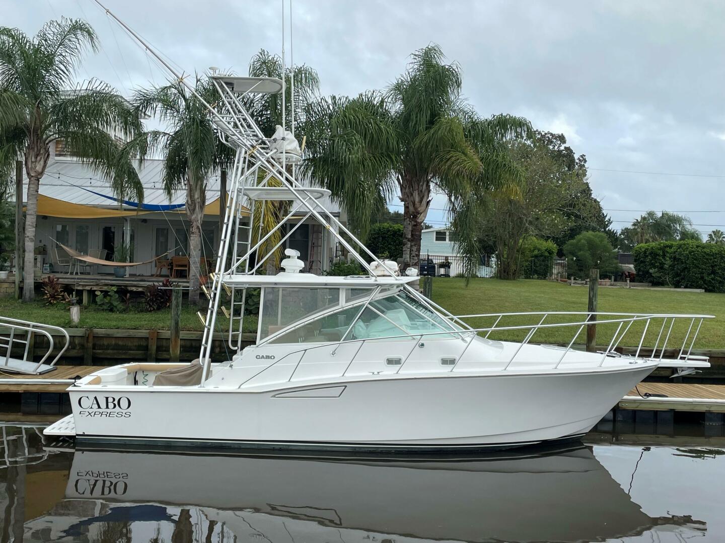 Cabo-35 Express 2001-Reelistic Jacksonville-Florida-United States-Cabo Express 35  Reelistic  Profile-4008146 | Thumbnail