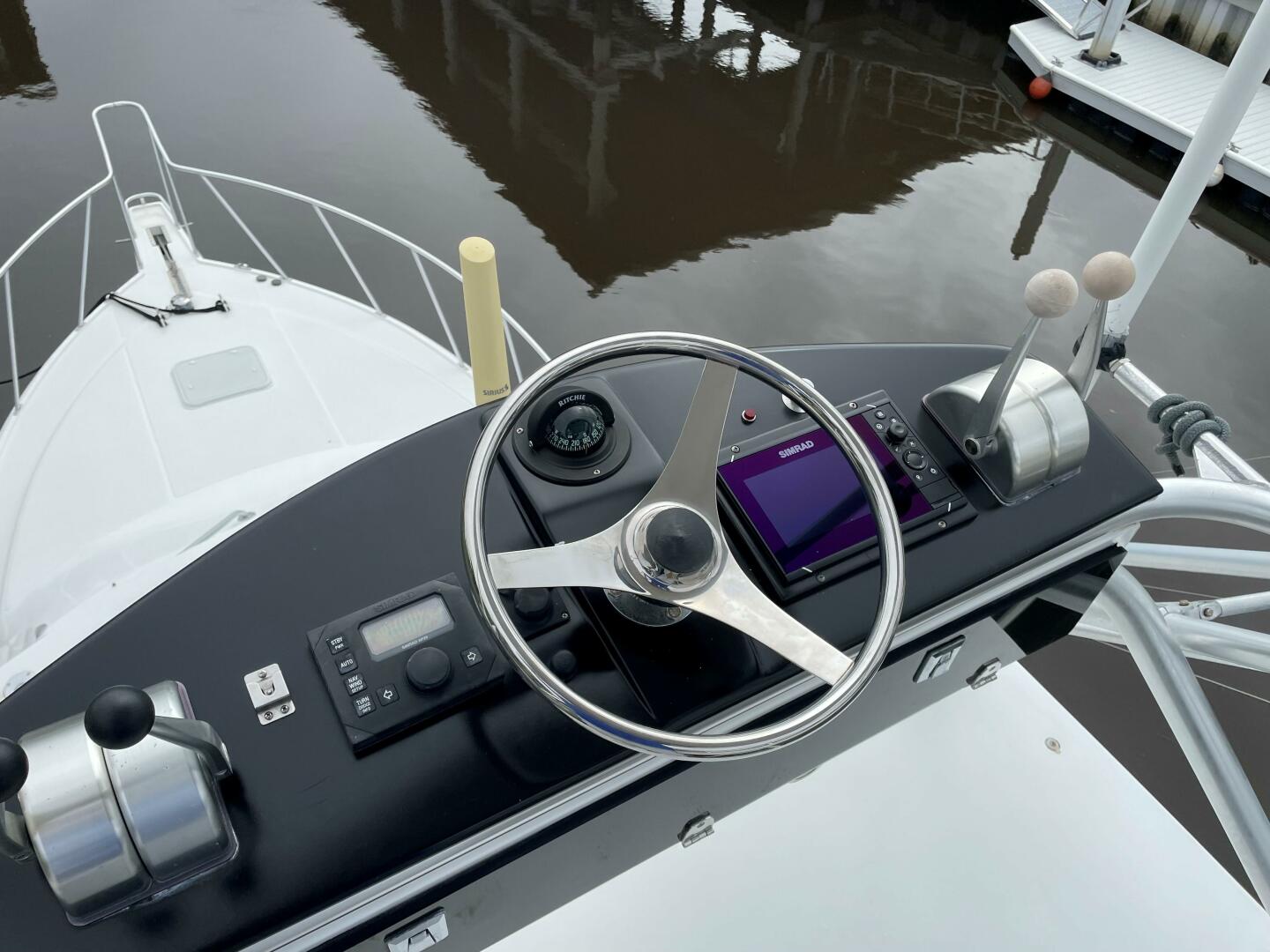 Cabo-35 Express 2001-Reelistic Jacksonville-Florida-United States-Cabo Express 35  Reelistic  Tower Helm-4008158 | Thumbnail