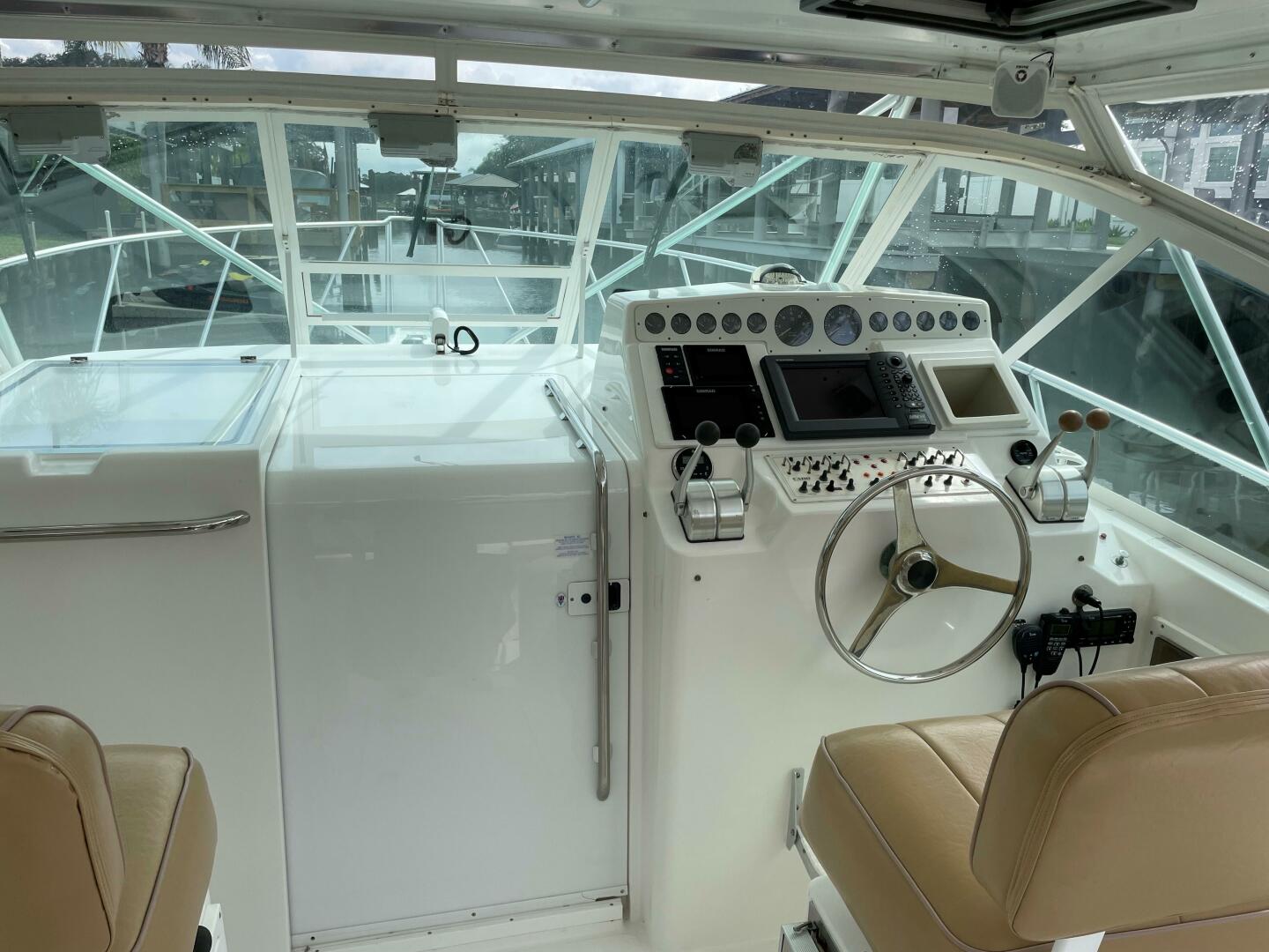 Cabo-35 Express 2001-Reelistic Jacksonville-Florida-United States-Cabo Express 35  Reelistic  Helm Area-4008179 | Thumbnail