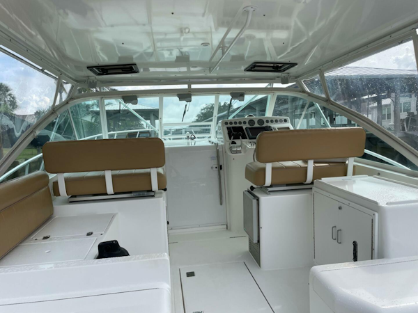 Cabo-35 Express 2001-Reelistic Jacksonville-Florida-United States-Cabo Express 35  Reelistic  Upper Cockpit-4008175