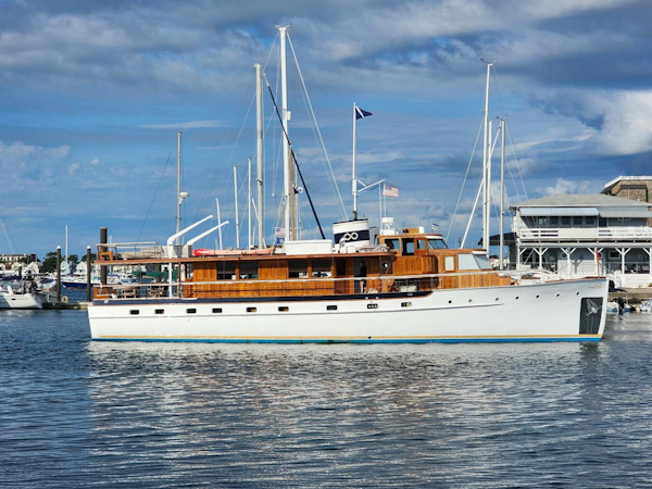 Trumpy-Raised Pilot House 1947-Timeless Newport-Rhode Island-United States-5606533