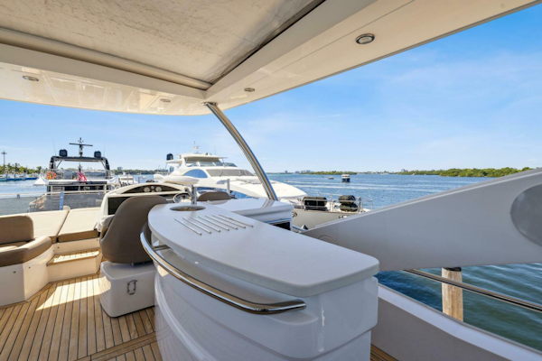 Sunseeker-Manhattan 73 2014 -Fort Lauderdale-Florida-United States-4047570
