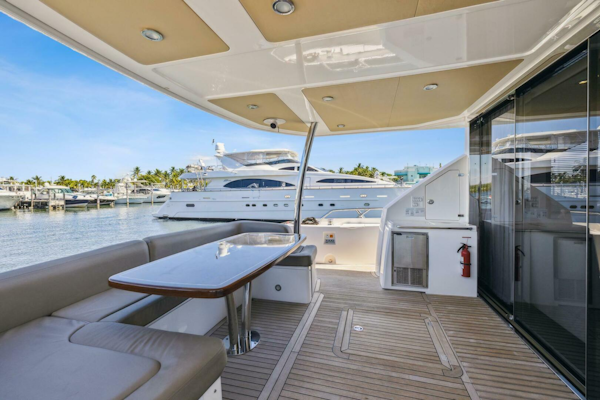 Sunseeker-Manhattan 73 2014 -Fort Lauderdale-Florida-United States-4047572