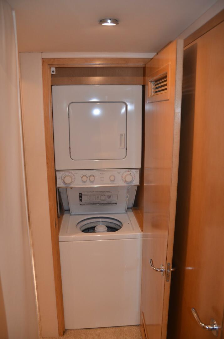 Hatteras-60 Convertible 1999-DOWN TIME Stuart-Florida-United States-Hatteras SF Down Time  Laundry-4064121 | Thumbnail