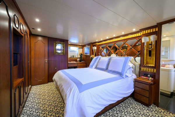Versilcraft-Super Challenger 92 1992-CIPANGO West Palm Beach-Florida-United States-Master Suite-4085405