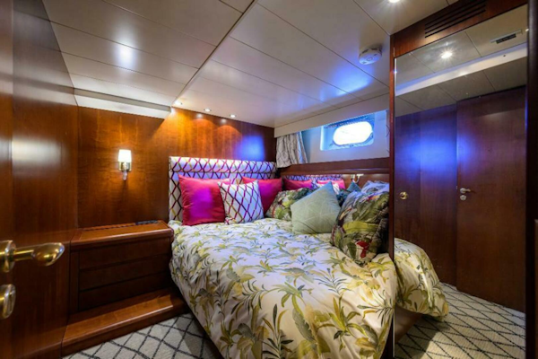 Versilcraft-Super Challenger 92 1992-CIPANGO West Palm Beach-Florida-United States-Port Guest Stateroom-4085414