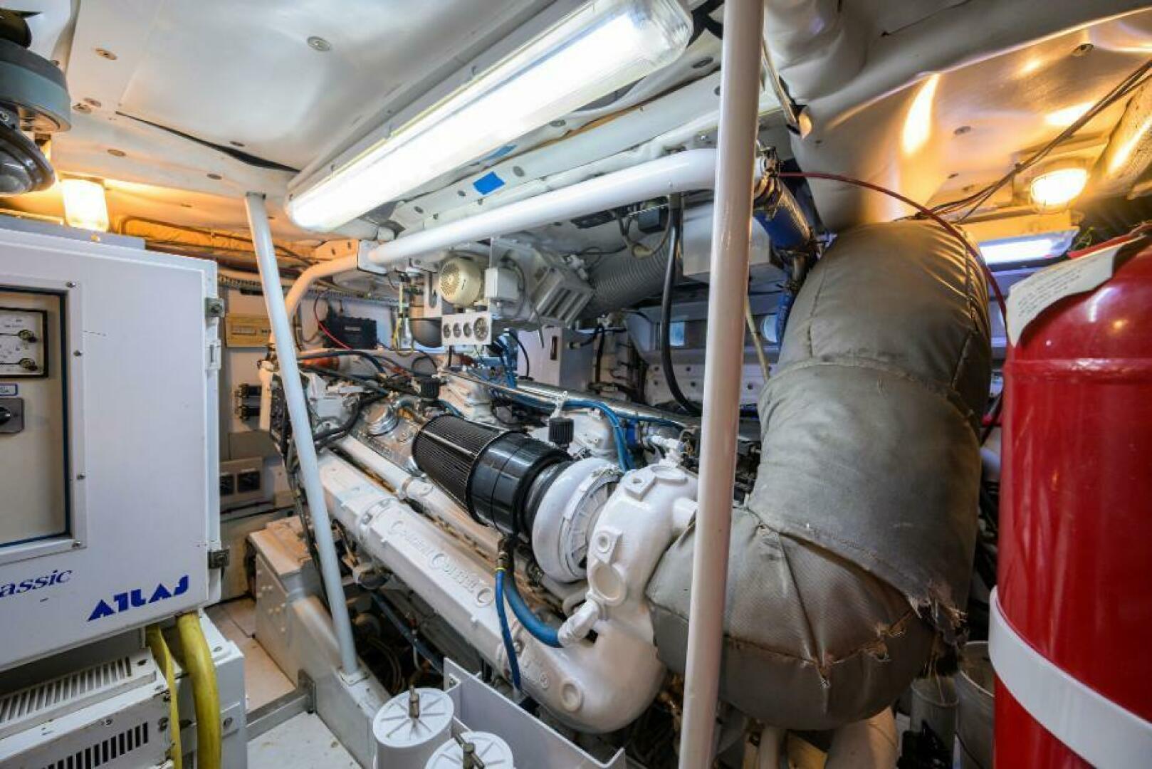 Versilcraft-Super Challenger 92 1992-CIPANGO West Palm Beach-Florida-United States-Engine Room-4085430 | Thumbnail