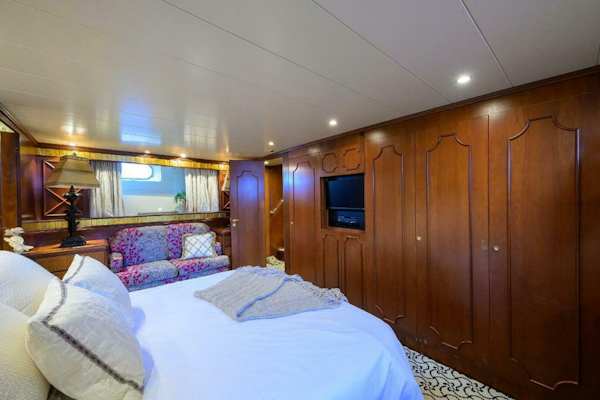 Versilcraft-Super Challenger 92 1992-CIPANGO West Palm Beach-Florida-United States-VIP Stateroom-4085411