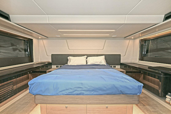 Absolute-62 Fly 2022 -Staten Island-New York-United States-4090249