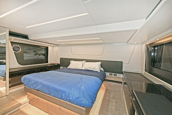 Absolute-62 Fly 2022 -Staten Island-New York-United States-4090248