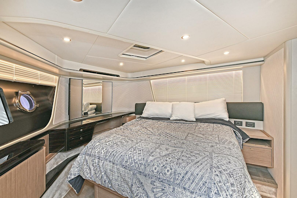 Absolute-62 Fly 2022 -Staten Island-New York-United States-4090261