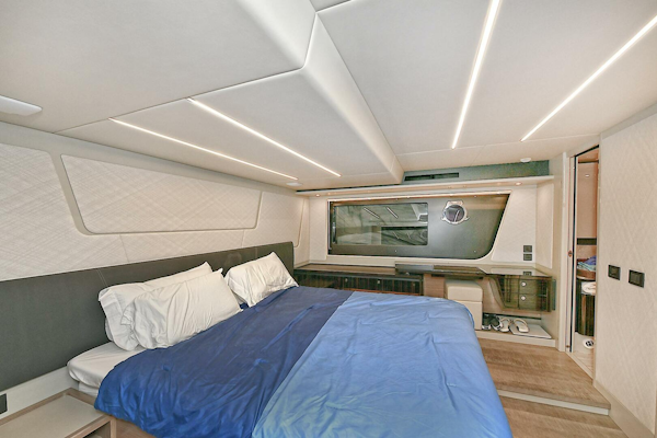 Absolute-62 Fly 2022 -Staten Island-New York-United States-4090250