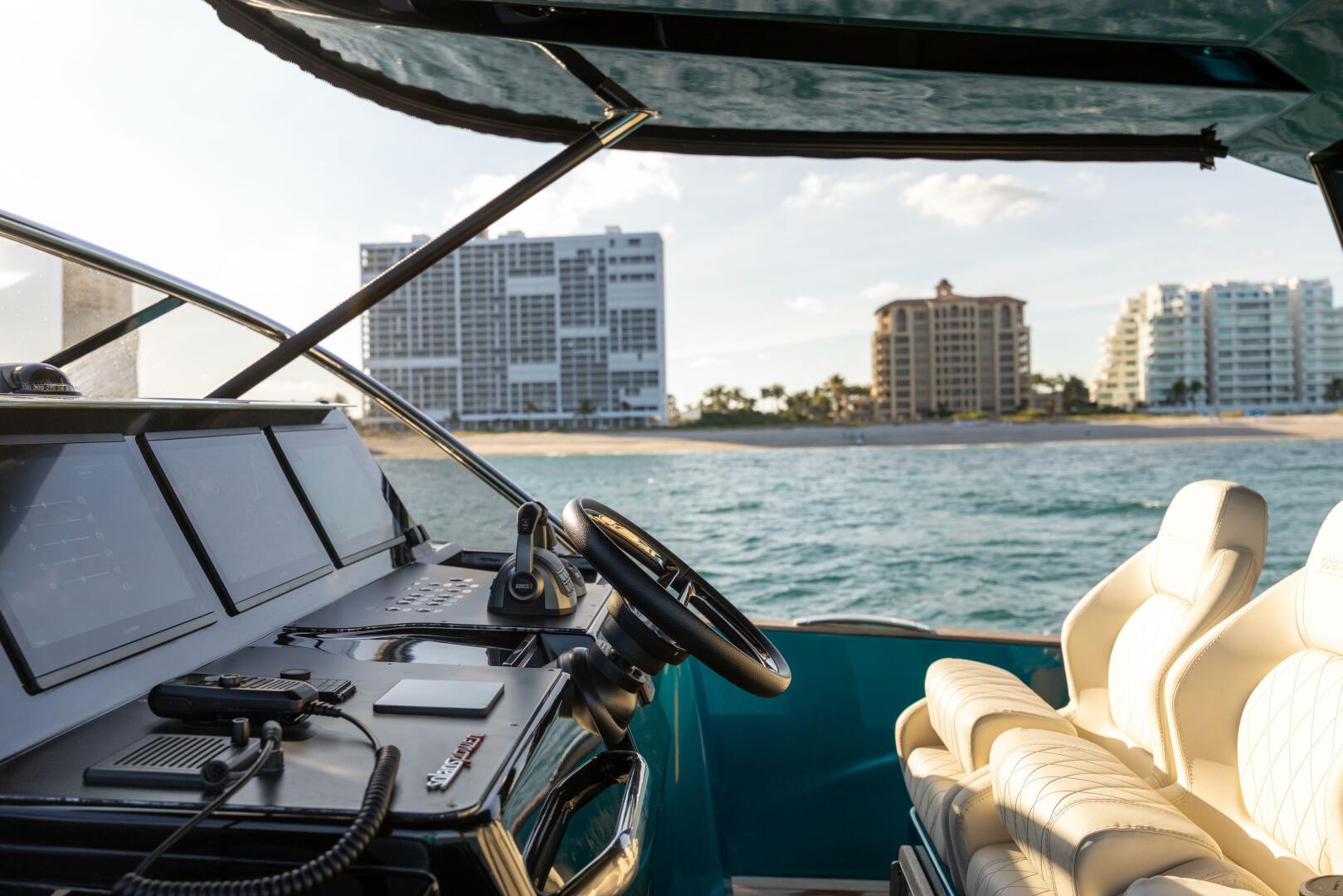 Solaris-52 open 2024 -Fort Lauderdale-Florida-United States-5847718 | Thumbnail